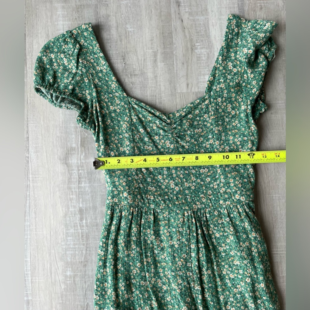 AMERICAN EAGLE OUTFITTERS Green Floral Short Sleeve Romper Size XS - Picture 4 of 6